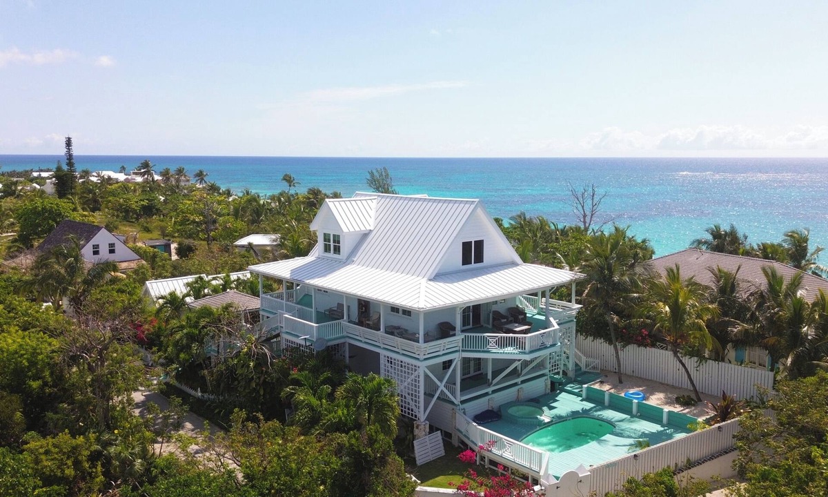 Hope Town Villa | UpAlong Manor - Located at Edge of Settlement w/Private Dock and Pool