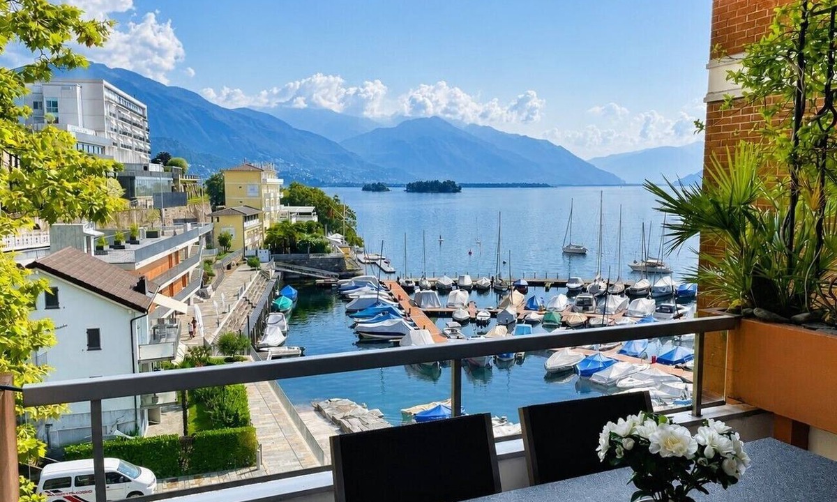 Brissago Apartment | Vacation apartment with terrace and view of the marina, indoor pool and sauna