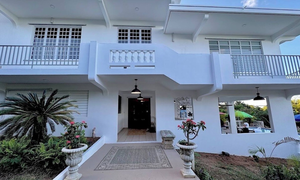 Florida Bed & Breakfast | Vieques BioBay B&B, The Coqui Room:Sleep Under the Stars, Paddle the Glowing Bay