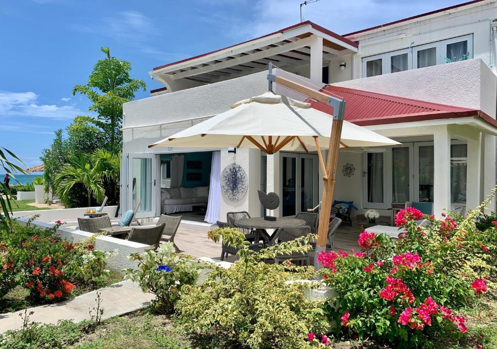 Dickenson Bay Apartment | Villa FantaSea