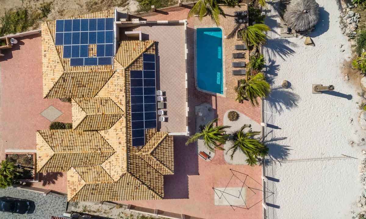 Opal Villa | Villa Mariposa - Private pool - volleyball court - quiet and serene villa!