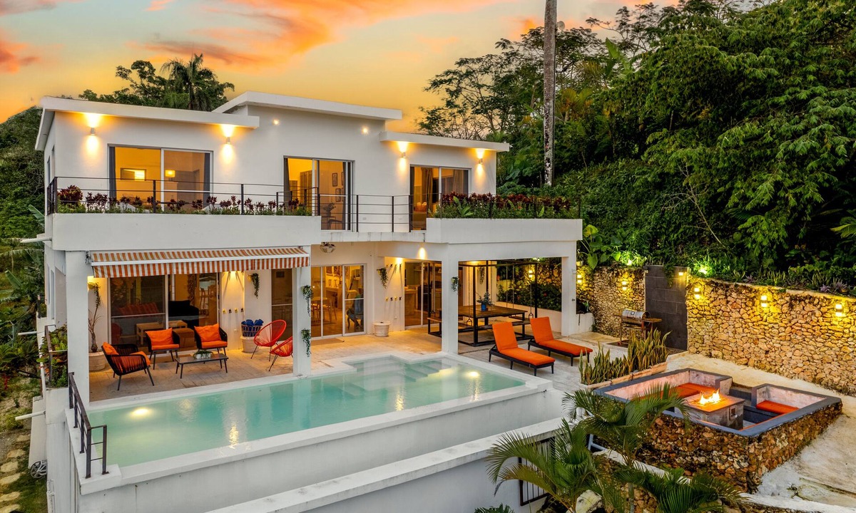 Hacienda De La Luna Villa | Villa VeoMar vibrant 4 bedroom villa with endless views