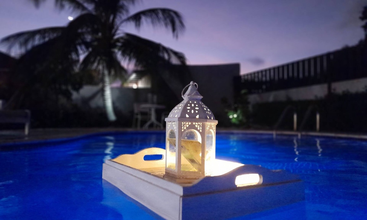 Palm Beach Villa | WALK TO MARRIOTT BEACH - CLEAN AND COZY FAMILY FRIENDLY HOME - PRIVATE POOL!