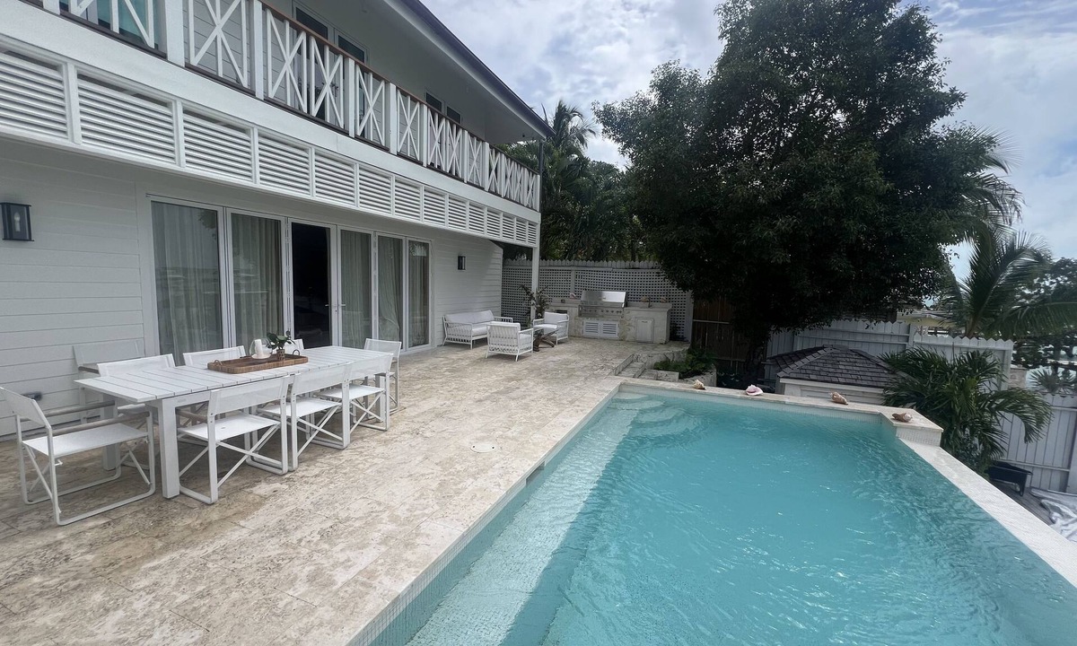 Dunmore Town House | Waterfront Property with Sunset Views on Beautiful Harbour Island
