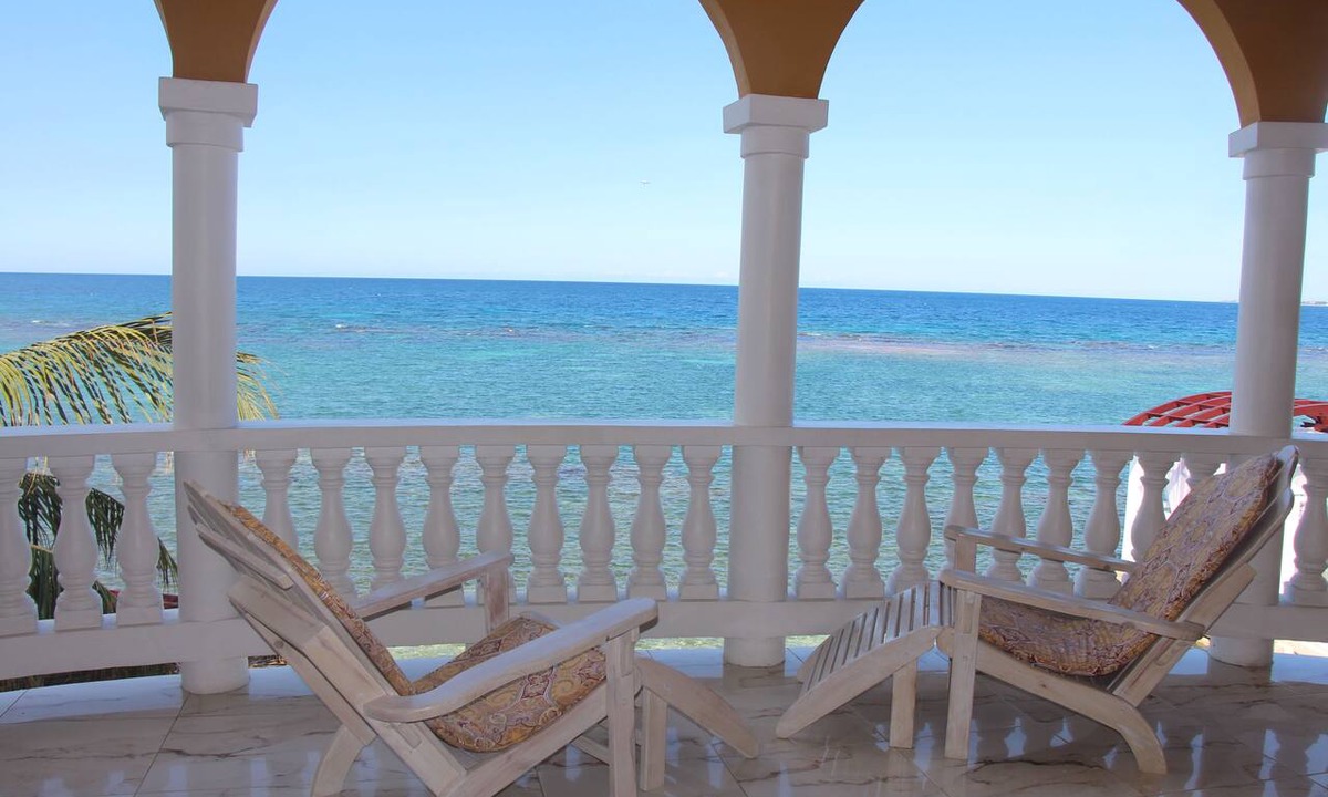 Montego Bay House | Waters Edge Guest House