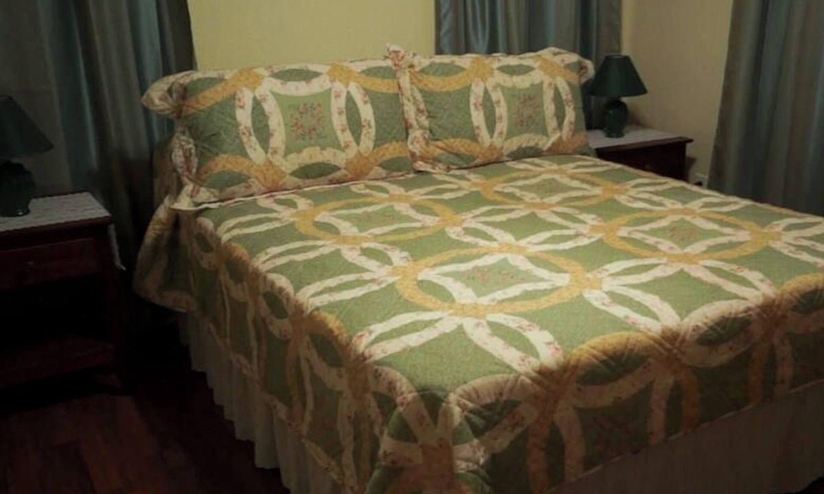South Palmetto Point Cottage | Yellow Elder Cottage, 1 Bedroom