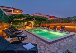 6 bedroom accommodation in Zrnovnica in Split