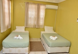 Aanola Villas A4 Spacious Caribbean Casa in Charlotte