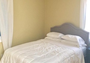 AMAZING WEST LA DUPLEX 2 BEDROOM in Los Angeles