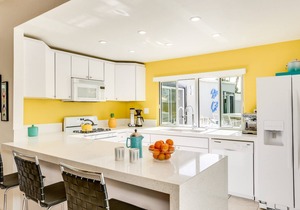 Mellow Yellow Butterfly – Iconic Alexander Home in Palm Springs