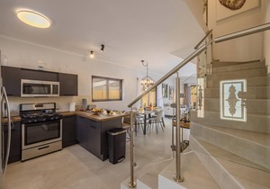 NEW Modern 2 Bedroom TownHome @ Gold Coast