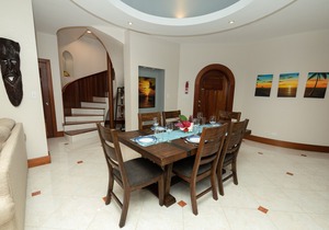OCEANFRONT 3 BED/3 BATH/SLEEPS 8. FULL REFUND IF CANCEL 2+ DAYS PRIOR TO ARRIVAL