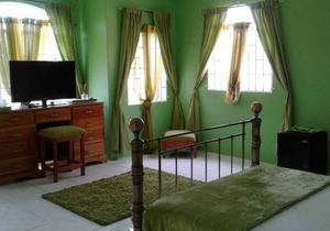 Paradise In The North Of Jamaica ~ Includes Your Own Staff!