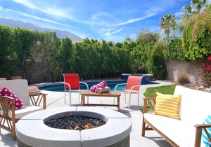 Sunsplashed, Fully Renovated Palm Springs Modern with Pool, Spa, Fire Pit in Palm Springs