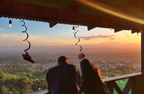 Tamboril House | #1 Villa for Events, BBQ, Pool, City View, Nature
