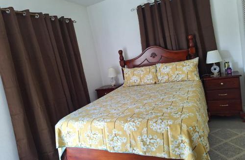 Gordon Town House | 14 Zeneith Avenue