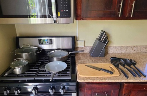 St. Ann's Bay House | 15min to Ocho Rios-Family sized 2bed/2bath-Pool-BBQ Grill-100Mbps-Gated Complex