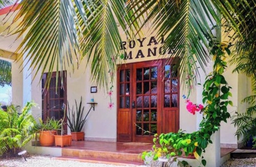 Corozal Cottage | 2 BD Villa, King, Queen, Kitchen, Pool, Fishing, BTB Approved, Quiet, on Ocean