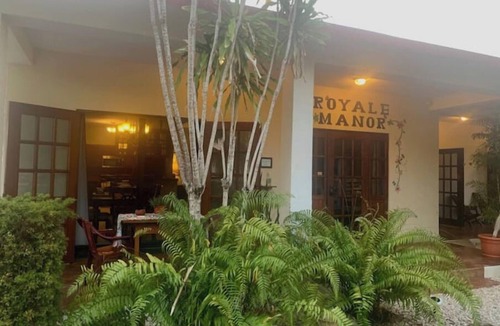 Corozal Cottage | 2 BD Villa, King, Queen, Kitchen, Pool, Fishing, BTB Approved, Quiet, on Ocean