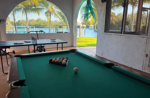 Bell Channel Bay Apartment | 2-bedroom apartment in Sunny Freeport with cool AC. Across from Beach.