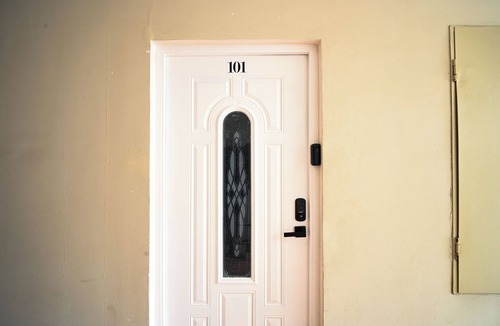 Eden Gardens Apartment | 2-bedroom apartment in New Kingston with cool AC breeze- Château de Luxe