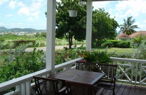 St. John's Cottage | 2 Bedroom Cottage with a/C Close to Beach & Town