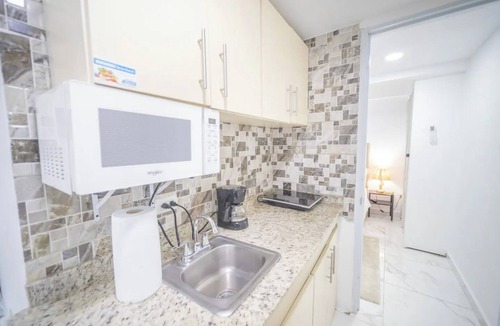 El Batey Apartment | 2 Guests 1Bed Studio 3min to Beach and Main Street