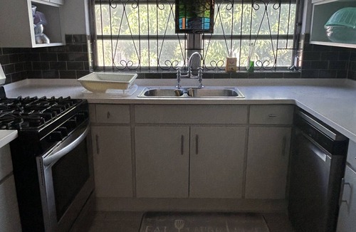 Bridgetown Apartment | 2 minute walk to Brighton's Beach, Kensington Oval, Apt on a quiet street