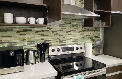 Saint Andrew Apartment | 24/7 Secured Lux 1B/R w/Pool by the Echelon