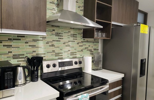 Saint Andrew Apartment | 24/7 Secured Lux 1B/R w/Pool by the Echelon