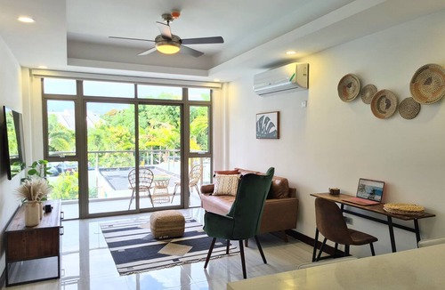 Saint Andrew Apartment | 24/7 Secured Lux 1B/R w/Pool by the Echelon