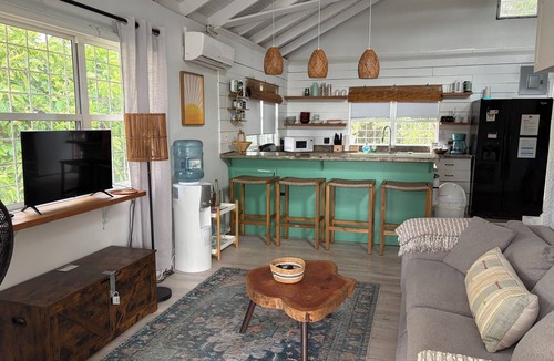 Surfside House | 2BR Beachfront Bungalow-Pool & Oceanfront-Views