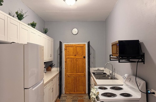 Moore Town House | 3-bedroom ocean front bungalow in delightful Long Bay, Portland w AC ,Ocean View