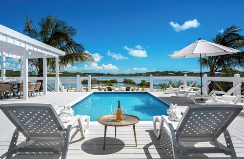 Cooper Jack Bay Settlement Villa | 3-bedroom villa in Providenciales overlooking Turtle Lake