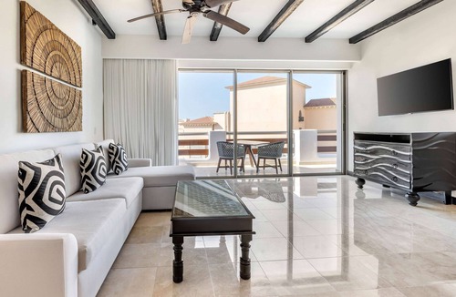 Zona Hotelera Hotel | 3 Bright Garden View 2BR Suites – Access to Beachfront Spa & Fitness Center