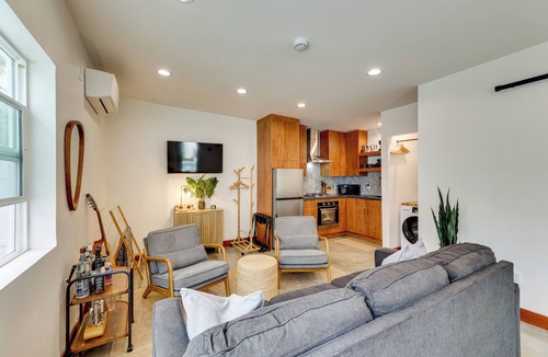 North Central Apartment | 3 Mi to Old Pasadena: Cozy Couple's Studio w/Pool
