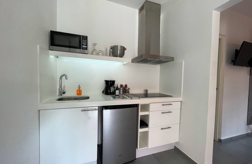 Oranjestad-West Apartment | 3 MIN WALK TO BEACH & SHOPS & BEST RESTAURANTS FROM LAGOON STUDIO # 2
