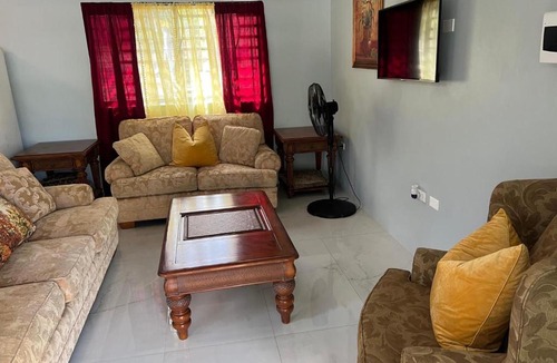 Runaway Bay Apartment | 31 Runaway Meadows