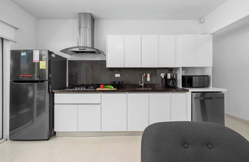 Koyari Condo | 3BR 2BA Modern Condo w/Pool near PalmBeach