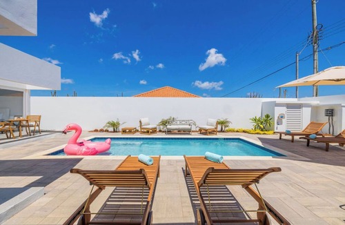 Sabana Liber Villa | 3BR 3BA Newly Built w/Private Pool 5 min 2 Beach