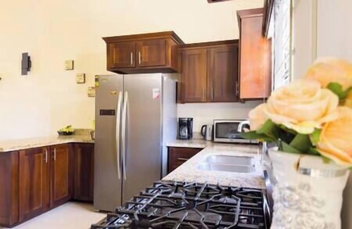 Falmouth Villa | 3BR*Near Beach | Airport Shuttle | Pools | Tennis🌴