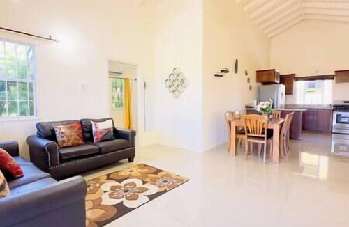 Falmouth Villa | 3BR*Near Beach | Airport Shuttle | Pools | Tennis🌴