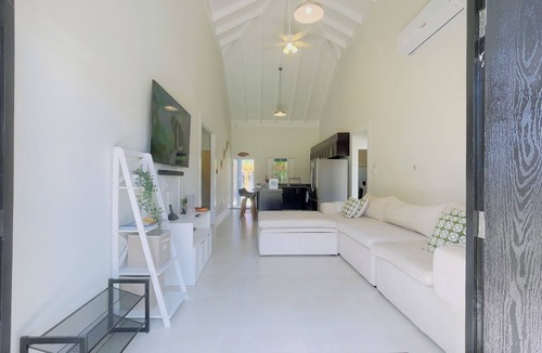 Epworth Villa | 3BR SOLAR, Ocho Rios 15 min, Beach 10 min, 24HR Gated, Serene, ECO SMART Villa