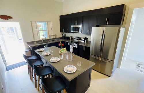 Epworth Villa | 3BR SOLAR, Ocho Rios 15 min, Beach 10 min, 24HR Gated, Serene, ECO SMART Villa