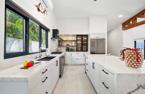 Ponton House | 3BR Villa | Pool oasis, BBQ, AC | Modern Amenities