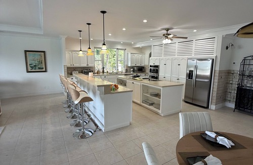 Bahamia West House | 4-bedroom estate in fantastic Freeport with cool AC
