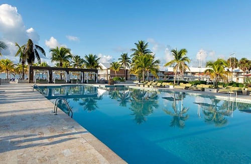 Freeport Hotel | 4-Star Hotel ∙ Viva Wyndham Fortuna Beach - All Inclusive