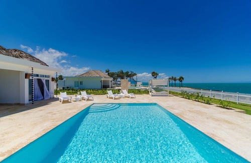 Playa Chiquita Villa | 4BD Guest-friendly villa on a sandy beach, private pool & golf cart, gym/tennis!
