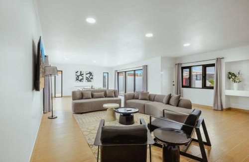 Oranjestad-West Apartment | 4BR Pet-Friendly Villa at Casa Noir by Bocobay