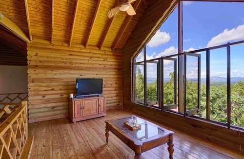 La Vega Province Villa | ®4BR{Wood~Mountain~Villa} @Jarabacoa +Heated Pool